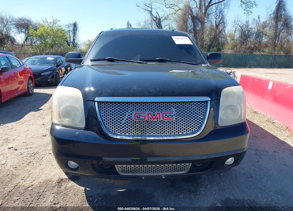 2012 GMC YUKON DENALI VIN: 1GKS2EEF0CR137232