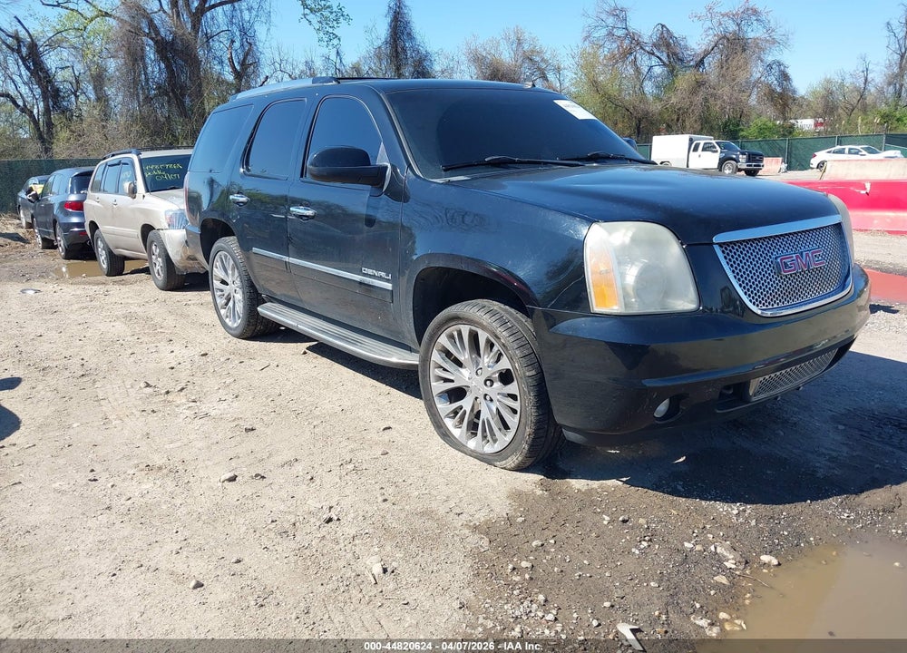 2012 GMC YUKON DENALI VIN: 1GKS2EEF0CR137232