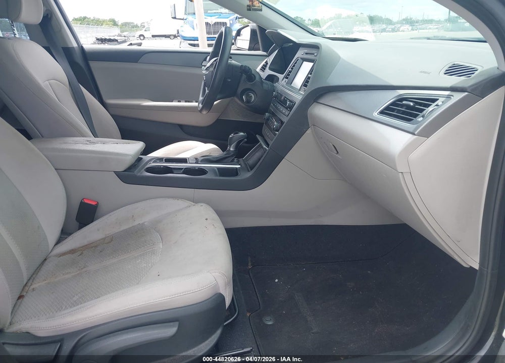 2017 HYUNDAI SONATA SE VIN: 5NPE24AF1HH570503