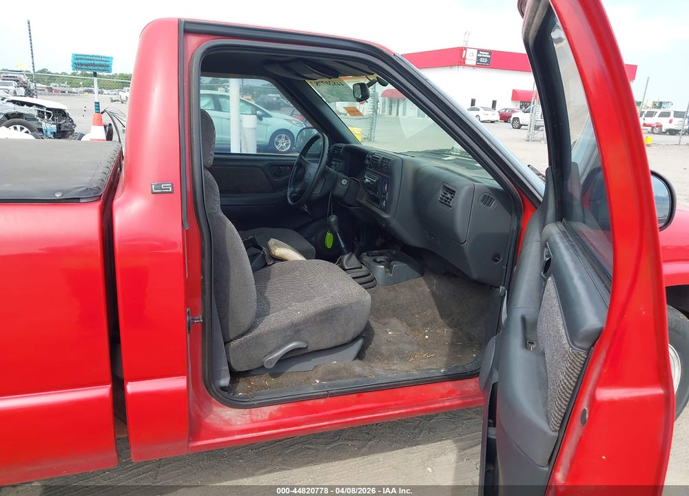 1997 CHEVROLET S-10 LS FLEETSIDE VIN: 1GCCS1444VK209165