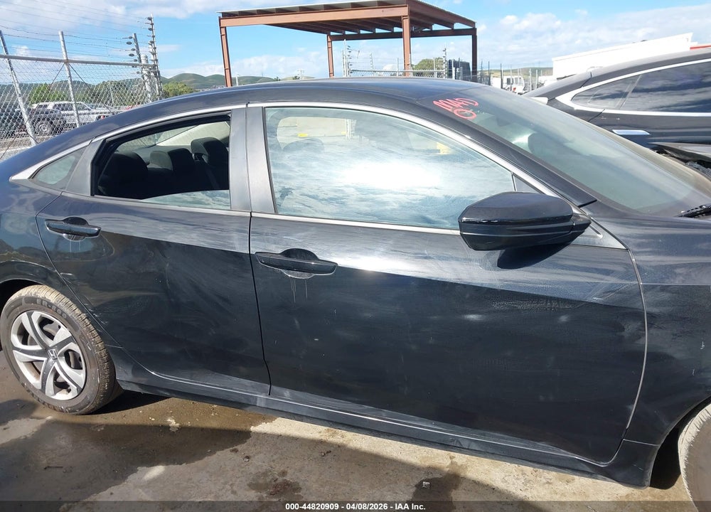 2018 HONDA CIVIC LX VIN: 2HGFC2F59JH580766