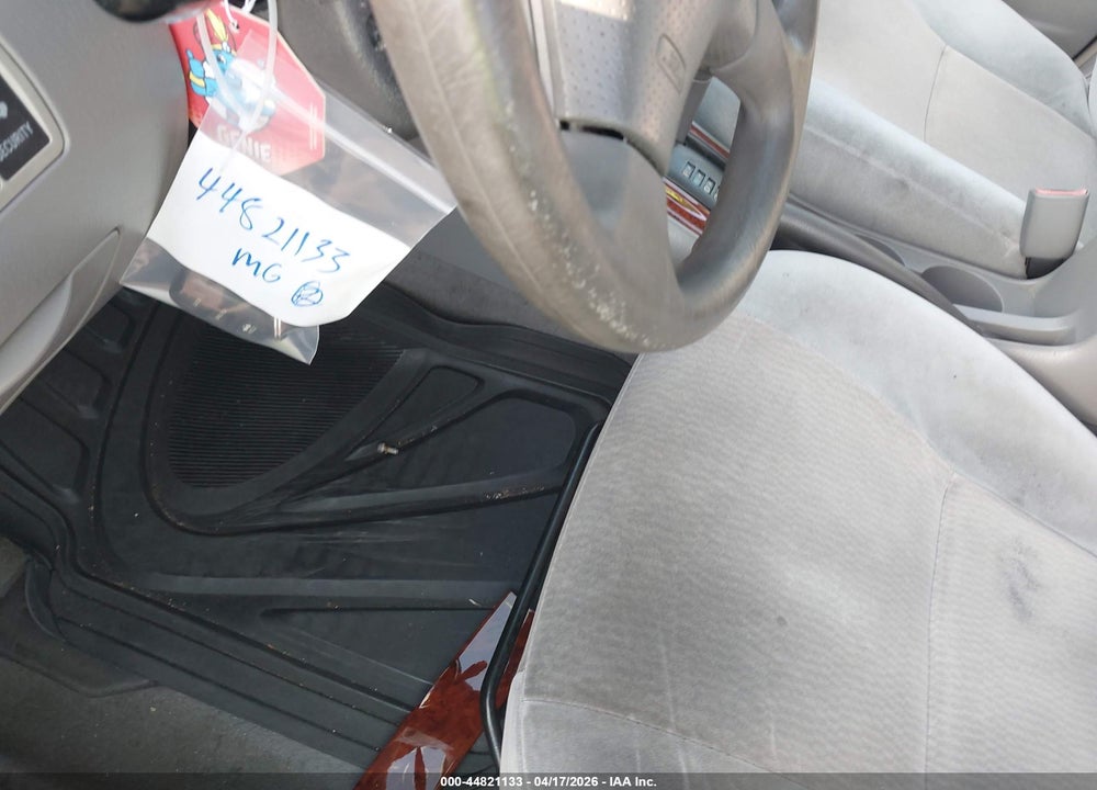 2008 TOYOTA COROLLA LE VIN: 1NXBR32E38Z989906