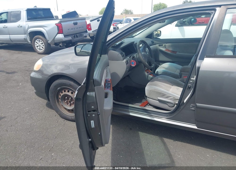 2008 TOYOTA COROLLA LE VIN: 1NXBR32E38Z989906