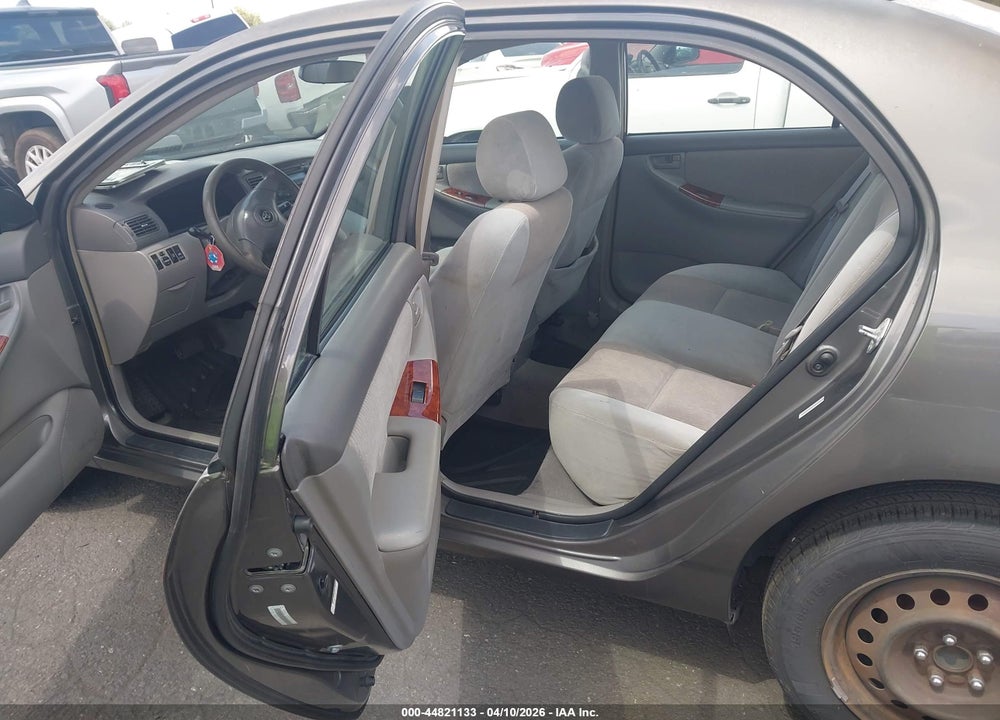 2008 TOYOTA COROLLA LE VIN: 1NXBR32E38Z989906