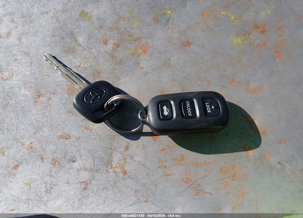 2003 TOYOTA CAMRY LE VIN: 4T1BE32K23U711895