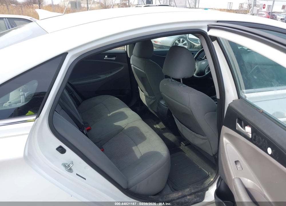 2014 HYUNDAI SONATA GLS VIN: 5NPEB4AC9EH923670