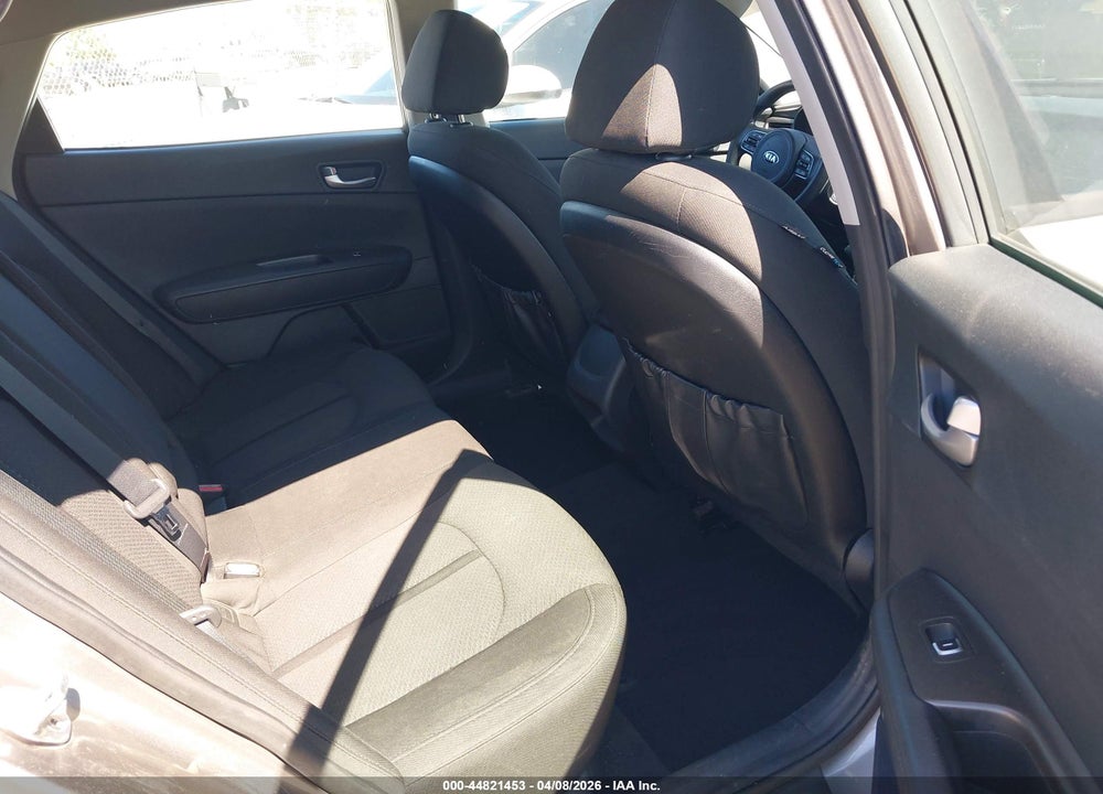 2017 KIA OPTIMA LX VIN: 5XXGT4L32HG165058