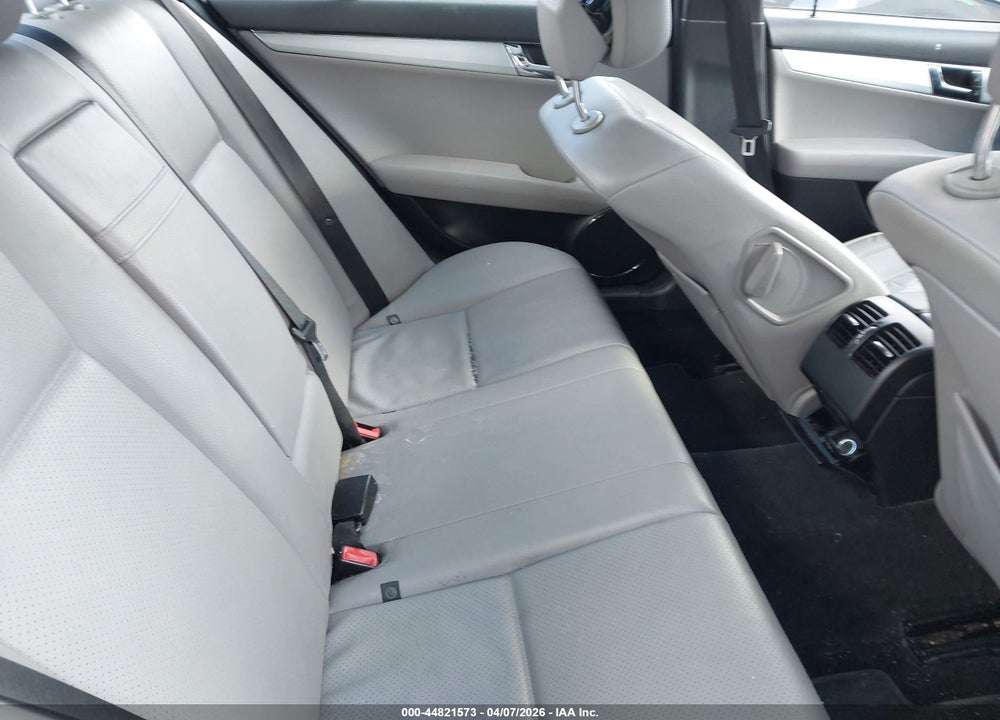 2008 MERCEDES-BENZ C CLASS VIN: WDDGF81X58F195373