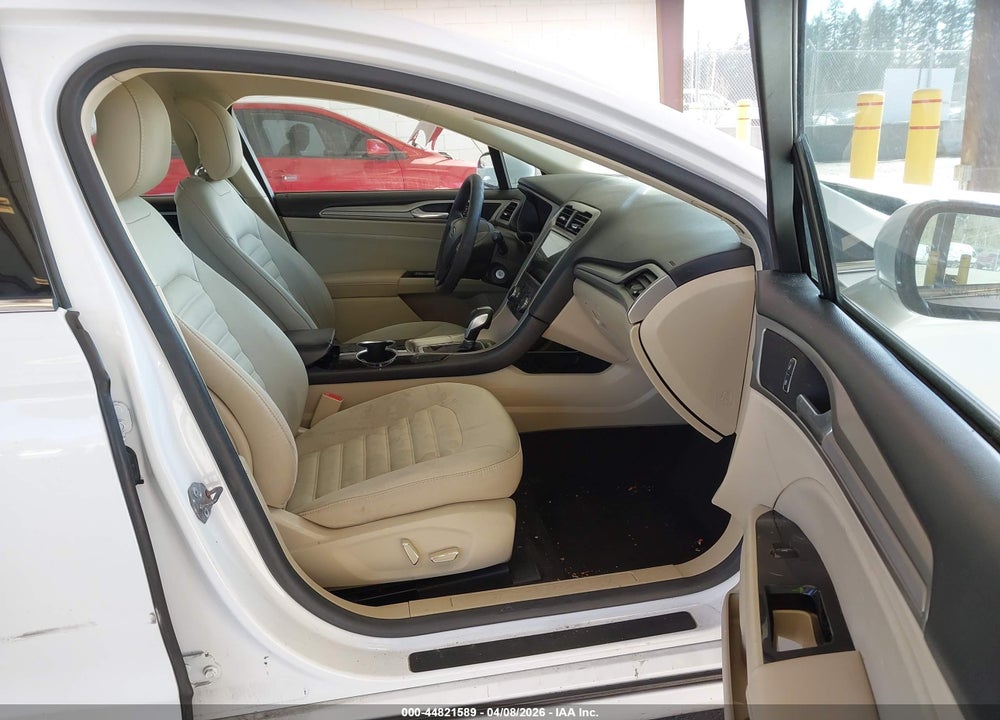 2015 FORD FUSION SE VIN: 3FA6P0H72FR131176