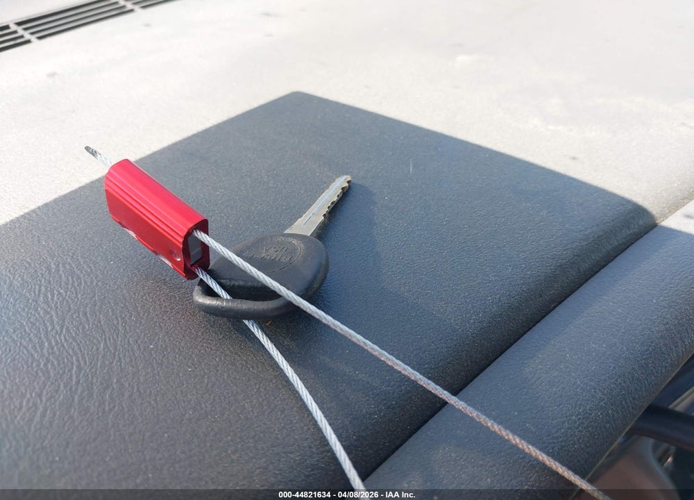 2004 CHEVROLET SUBURBAN 1500 LT VIN: 3GNEC16T94G141596