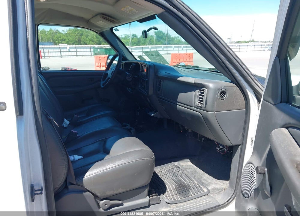 2004 CHEVROLET SILVERADO 2500HD WORK TRUCK VIN: 1GCHC24U34E171806