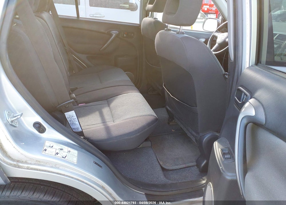 2005 TOYOTA RAV4 VIN: JTEGD20V150084438
