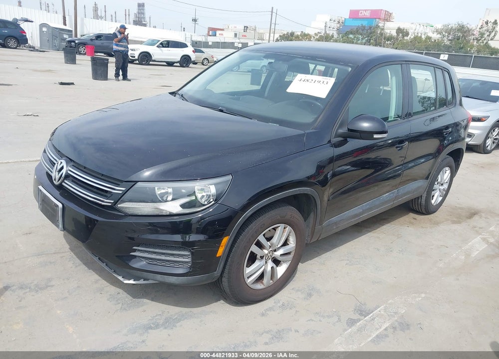 2013 VOLKSWAGEN TIGUAN S VIN: WVGBV7AX7DW551863