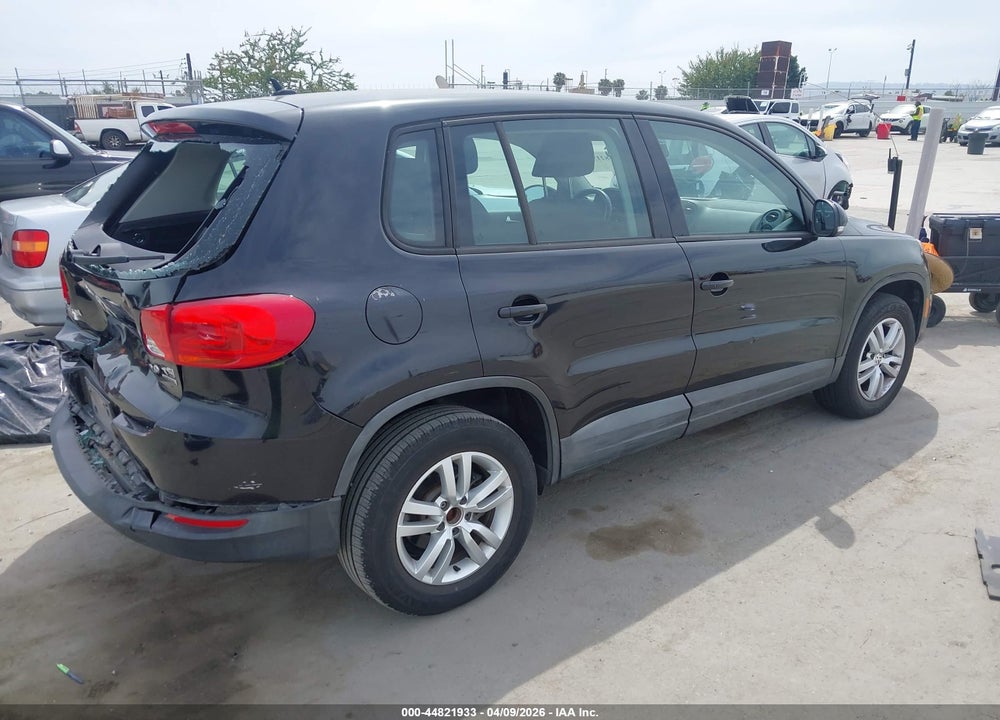 2013 VOLKSWAGEN TIGUAN S VIN: WVGBV7AX7DW551863