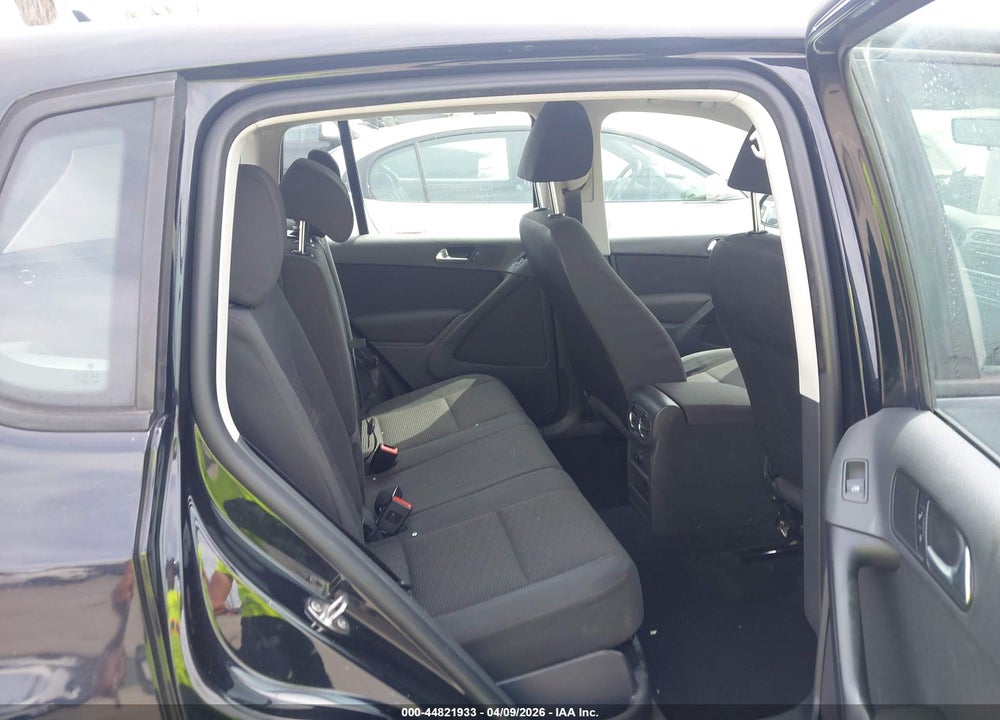 2013 VOLKSWAGEN TIGUAN S VIN: WVGBV7AX7DW551863