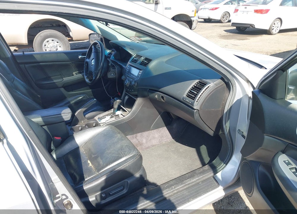 2005 HONDA ACCORD 3.0 EX VIN: 1HGCM66565A043882