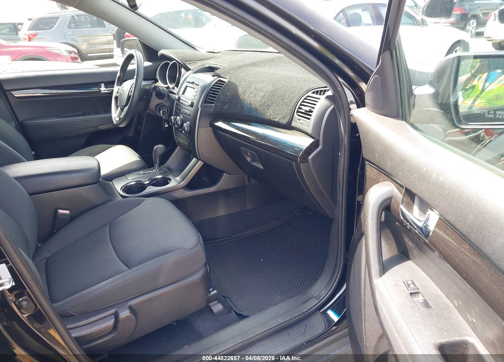 2012 KIA SORENTO LX VIN: 5XYKT3A68CG198491