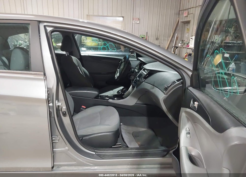 2014 HYUNDAI SONATA GLS VIN: 5NPEB4AC8EH930030