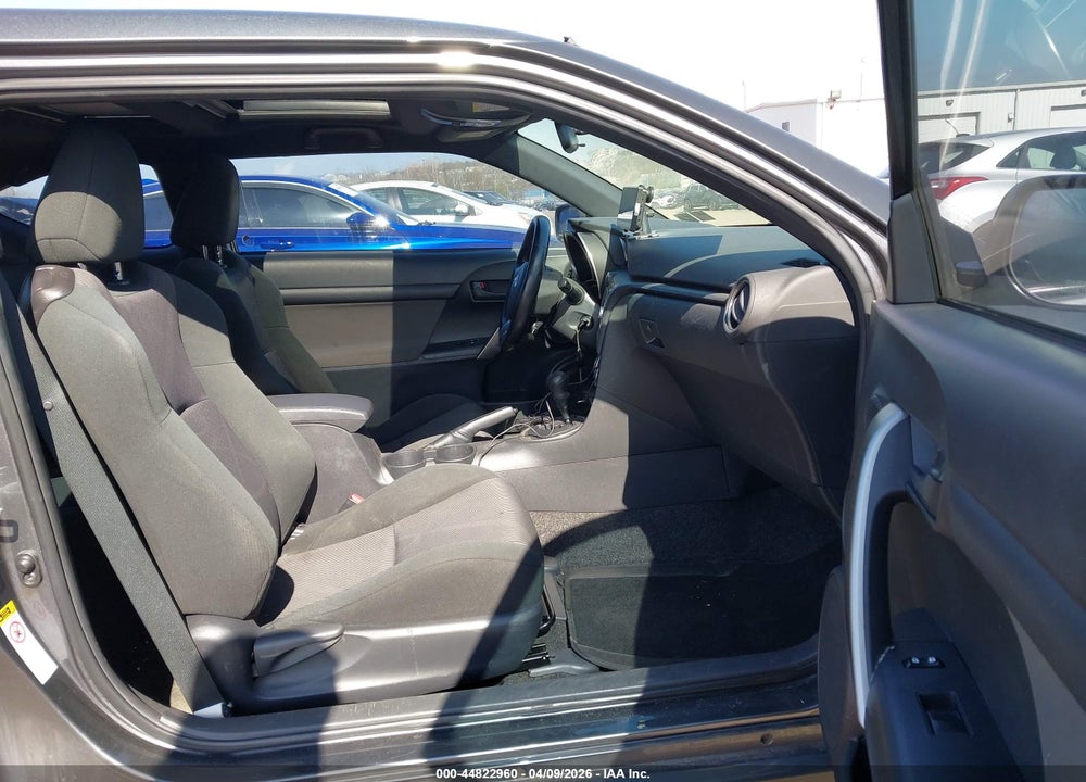 2011 SCION TC VIN: JTKJF5C73B3015403