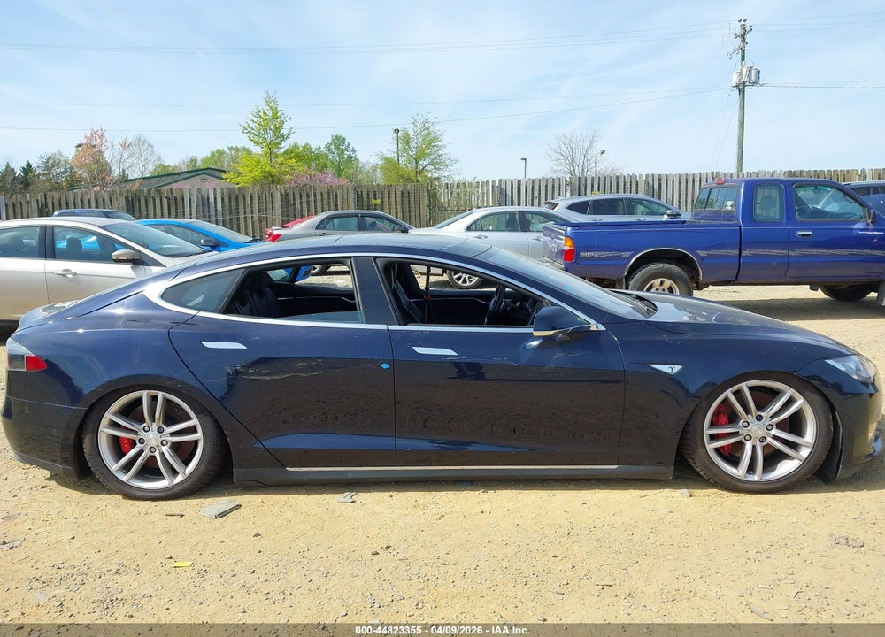 2014 TESLA MODEL S P85D VIN: 5YJSA1H21EFP65048