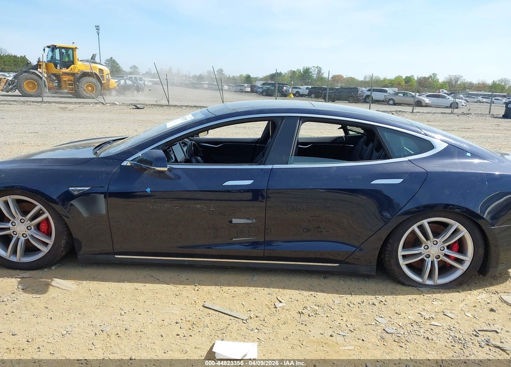 2014 TESLA MODEL S P85D VIN: 5YJSA1H21EFP65048