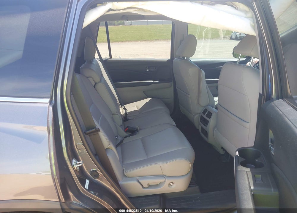 2016 HONDA PILOT EX-L VIN: 5FNYF6H73GB118366
