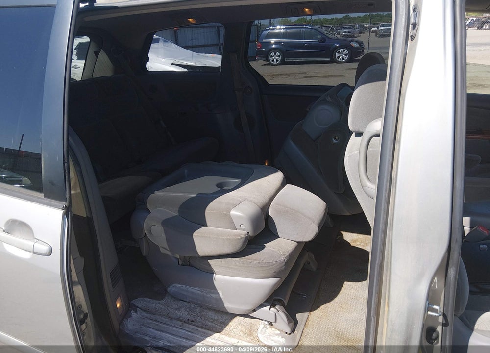2006 TOYOTA SIENNA XLE VIN: 5TDZA22C86S485517
