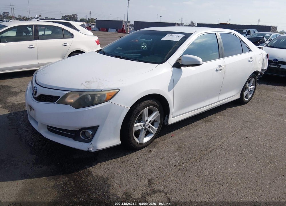2013 TOYOTA CAMRY SE VIN: 4T1BF1FK4DU652426