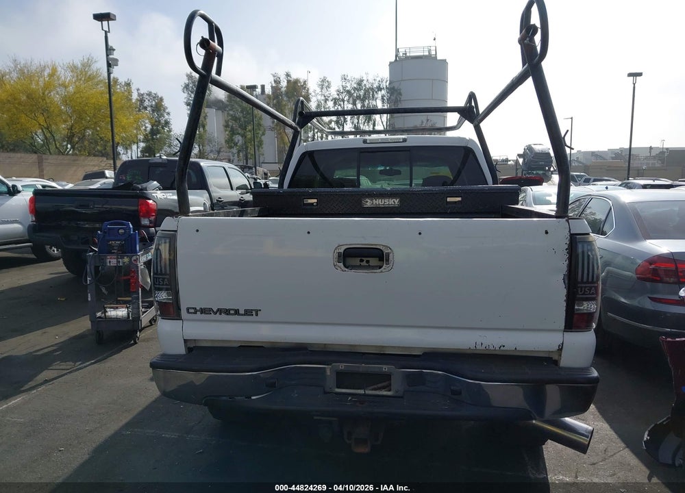 2002 CHEVROLET SILVERADO 2500HD LS VIN: 1GCHK23112F213651