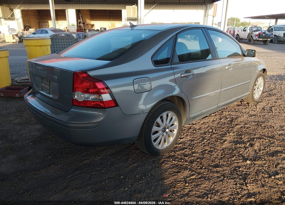2005 VOLVO S40 2.4I VIN: YV1MS382752056607