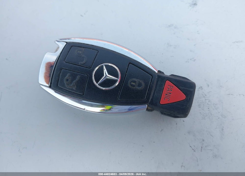 2013 MERCEDES-BENZ C 250 SPORT VIN: WDDGF4HB3DR266727