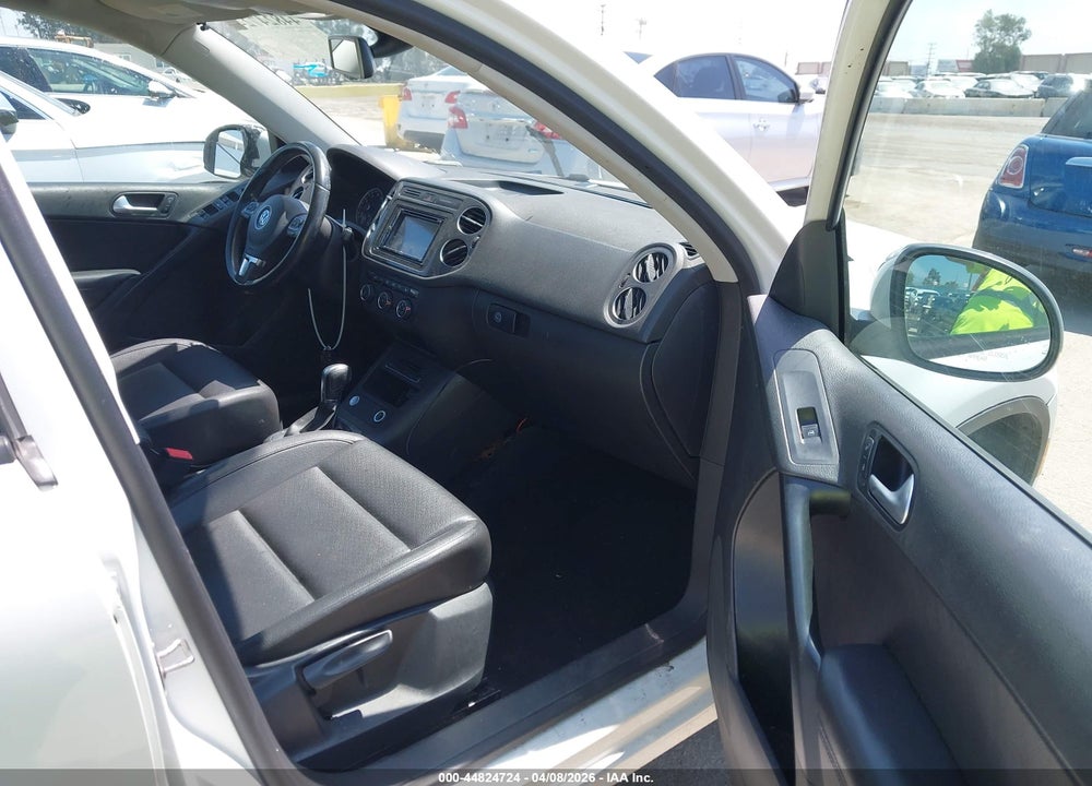 2017 VOLKSWAGEN TIGUAN 2.0T/2.0T S VIN: WVGAV7AX4HK020905
