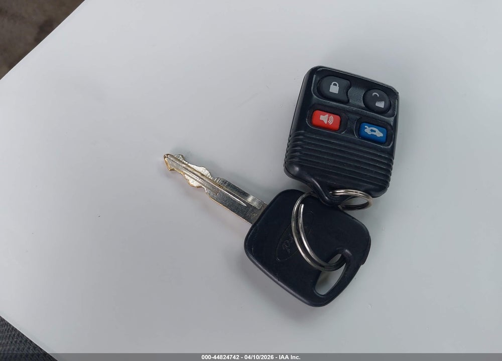 2005 FORD FOCUS ZX4 VIN: 1FAFP34N45W164908