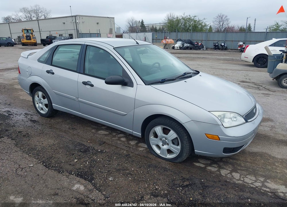 2005 FORD FOCUS ZX4 VIN: 1FAFP34N45W164908