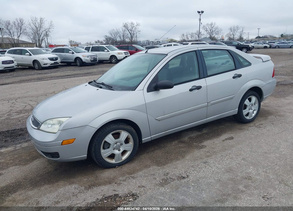 2005 FORD FOCUS ZX4 VIN: 1FAFP34N45W164908