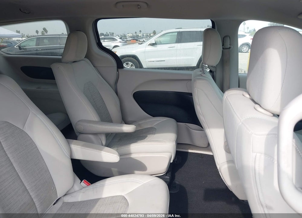 2018 CHRYSLER PACIFICA HYBRID TOURING PLUS VIN: 2C4RC1H73JR332964