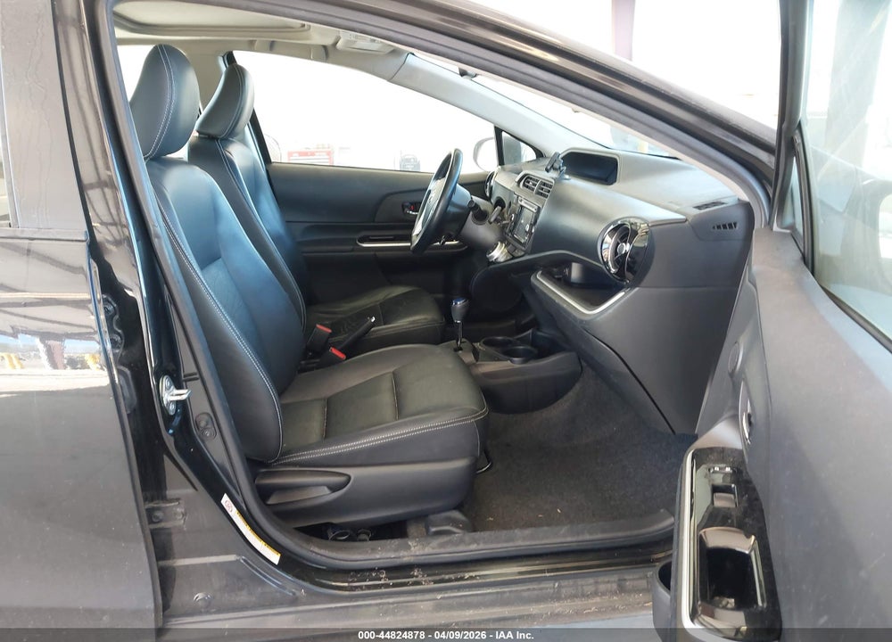 2015 TOYOTA PRIUS C TECHNOLOGY VIN: JTDKDTB37F1111380