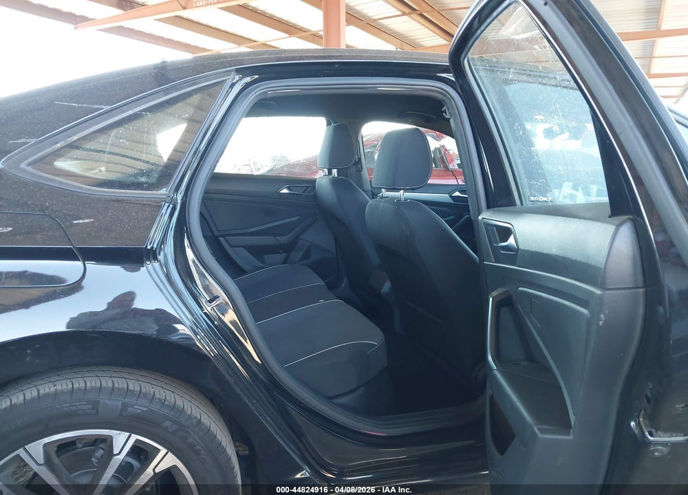 2025 VOLKSWAGEN JETTA 1.5T SPORT VIN: 3VWBX7BU2SM039781