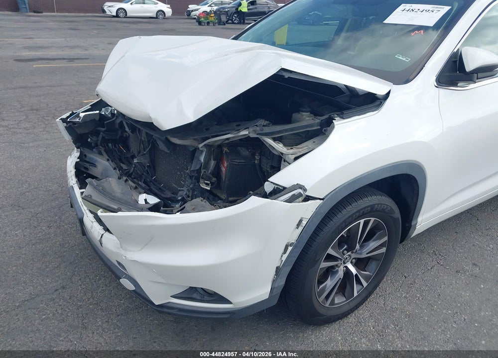 2016 TOYOTA HIGHLANDER XLE V6 VIN: 5TDKKRFHXGS124532