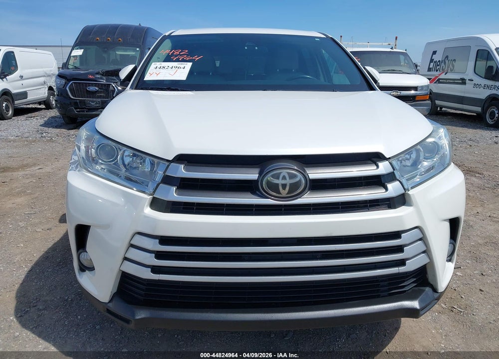 2018 TOYOTA HIGHLANDER LE PLUS VIN: 5TDBZRFH9JS826943
