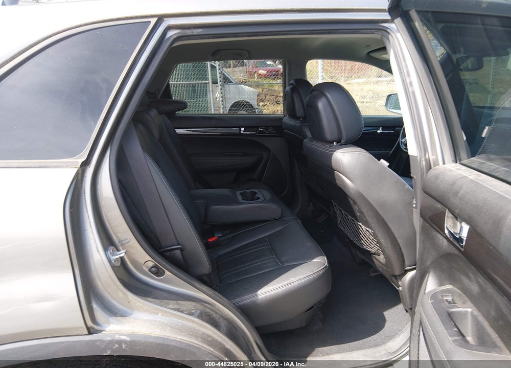 2013 KIA SORENTO EX VIN: 5XYKUDA6XDG405211