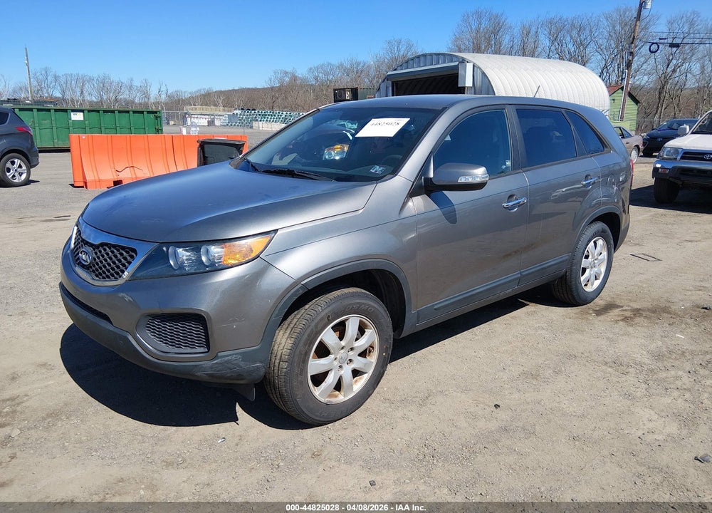 2013 KIA SORENTO LX VIN: 5XYKT3A1XDG330124