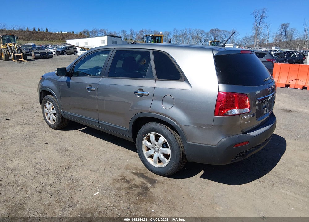 2013 KIA SORENTO LX VIN: 5XYKT3A1XDG330124