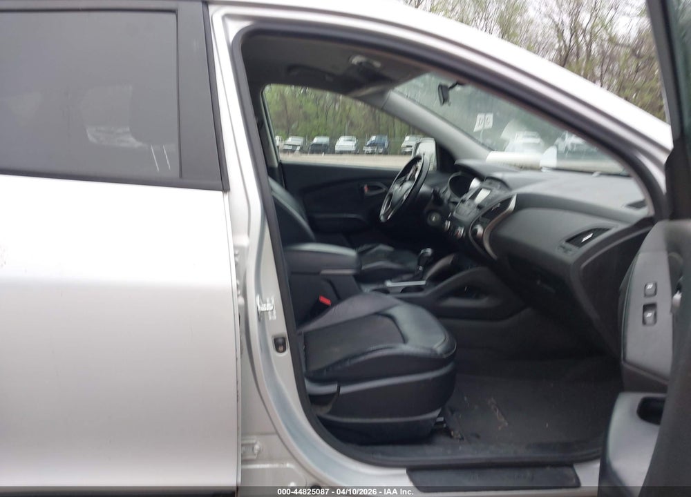 2014 HYUNDAI TUCSON SE VIN: KM8JU3AG0EU803845