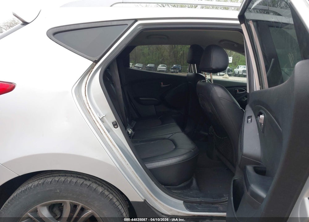 2014 HYUNDAI TUCSON SE VIN: KM8JU3AG0EU803845