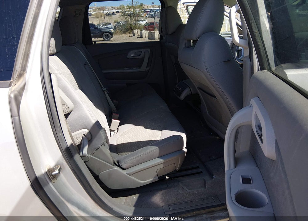 2011 CHEVROLET TRAVERSE LS VIN: 1GNKVFED0BJ414389