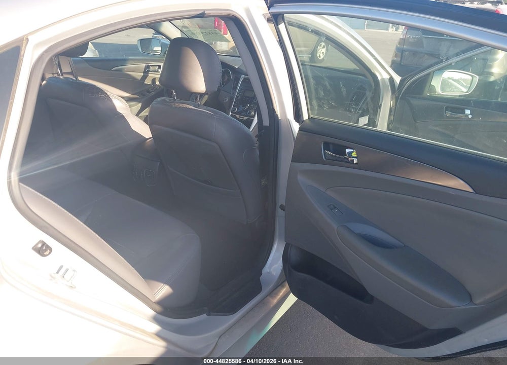 2011 HYUNDAI SONATA HYBRID VIN: KMHEC4A49BA001551