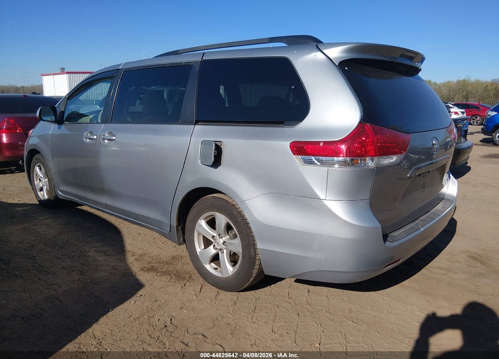 2011 TOYOTA SIENNA LE V6 VIN: 5TDKK3DC9BS110005