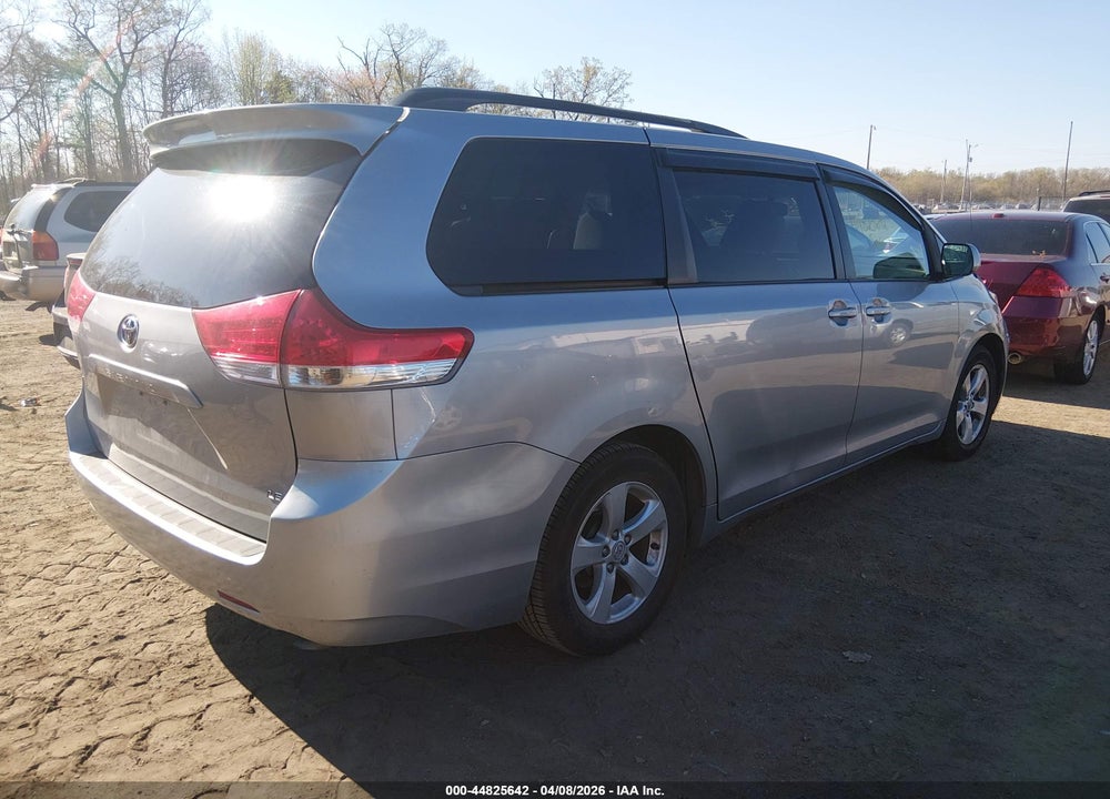 2011 TOYOTA SIENNA LE V6 VIN: 5TDKK3DC9BS110005