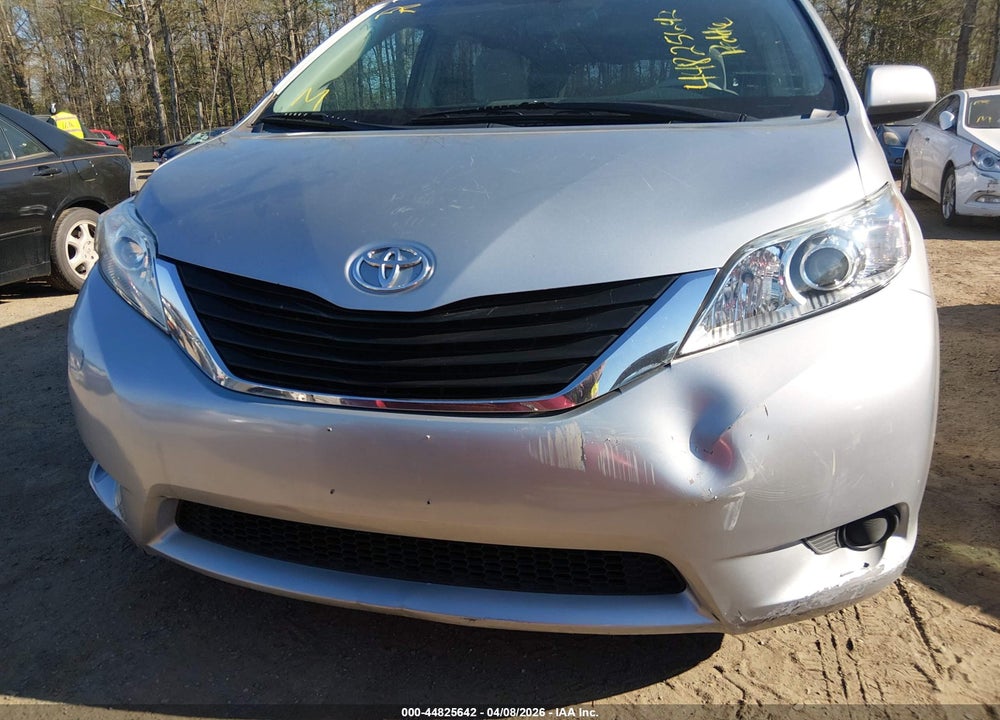 2011 TOYOTA SIENNA LE V6 VIN: 5TDKK3DC9BS110005
